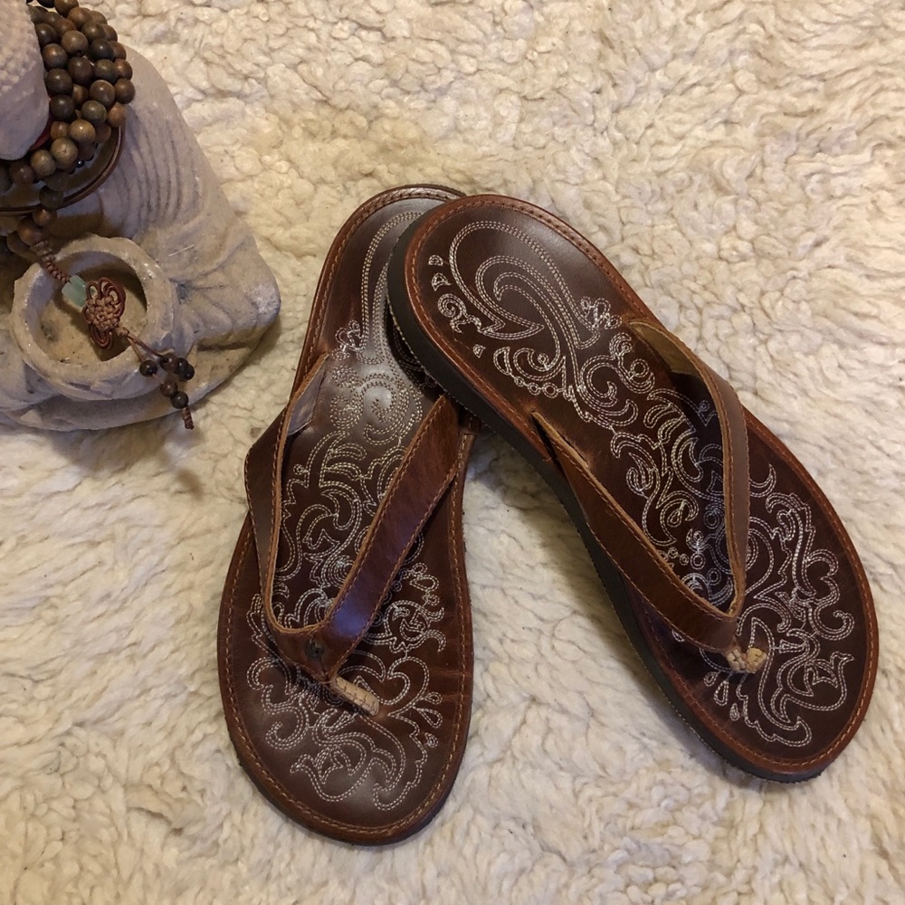 Olukai embroidered flip-flops